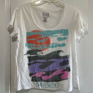 Billabong women’s white coastal / ocean T-shirt size small - great condition